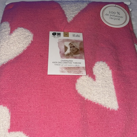 Jessica Simpson Valentine’s Day oversized throw 💘💘 - Picture 9 of 9